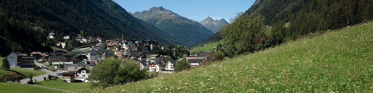 Ortsansicht von Ischgl im Sommer