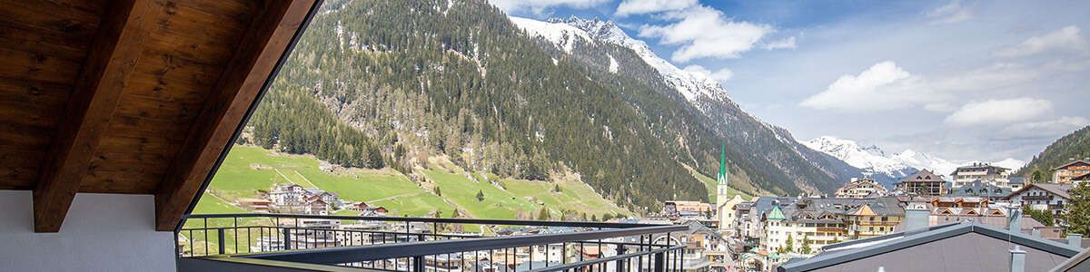 Balkon und Ausblick vom Superior Einzelzimmer im Hotel Persura